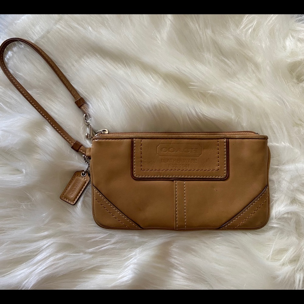 Pre-loved Leather Coach Wristlet